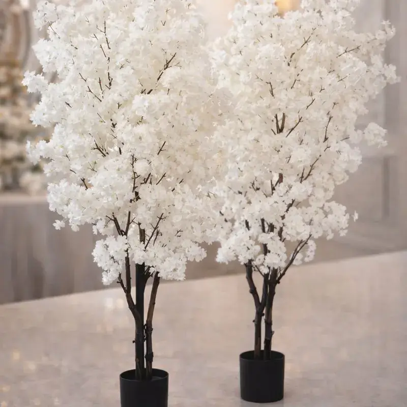 Arbre décoratif artificiel fleuri blanc sur pied
