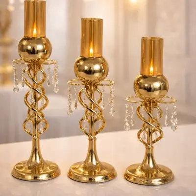 Bougeoir décoratif doré design torsadé avec verre et pampilles cristal