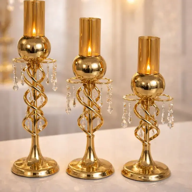 Bougeoir décoratif doré design torsadé avec verre et pampilles cristal