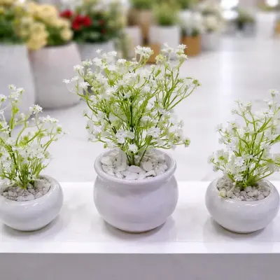 Composition décorative florale artificielle blanche avec pots design