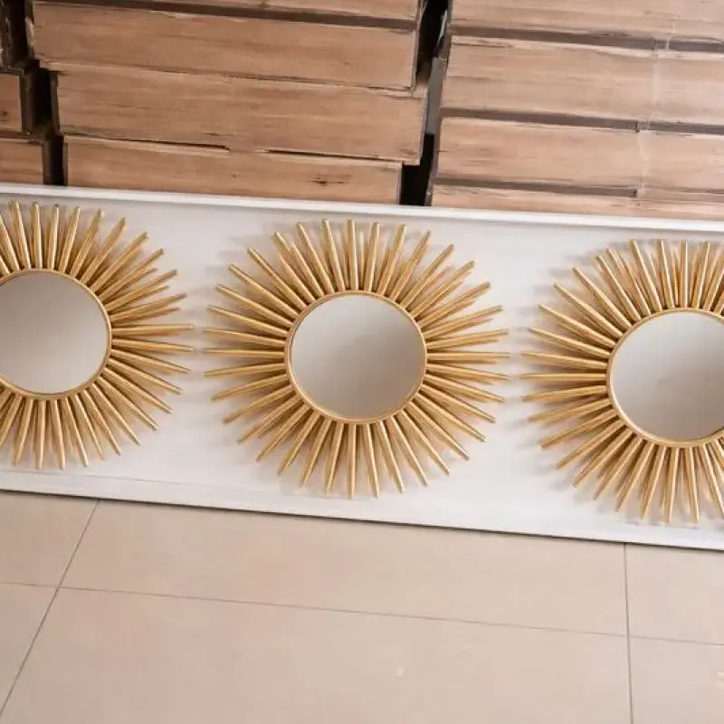 Décoration murale moderne avec miroirs dorés effet soleil – panneau triple