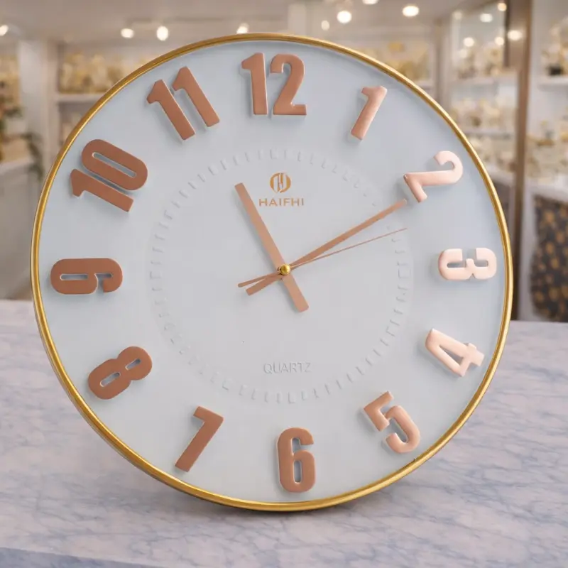 Horloge murale moderne blanche et dorée – Design élégant pour décoration intérieure