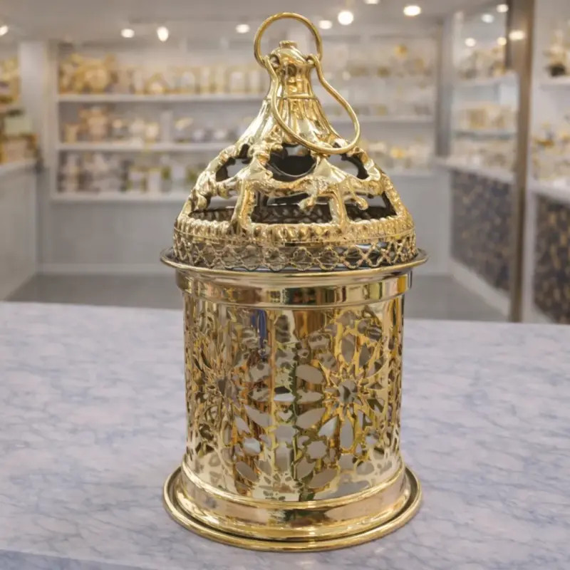 Lanterne décorative dorée en métal ajouré – Lanterne orientale pour bougie et décoration
