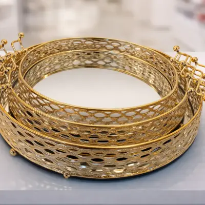 Lot de plateaux décoratifs ronds dorés avec fond miroir