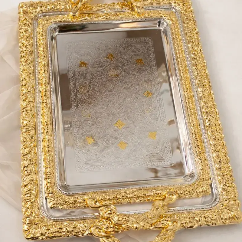 Plateau de service rectangulaire doré avec miroir et motifs orientaux