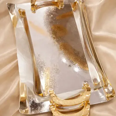 Plateau de service rectangulaire en verre décoré avec poignées dorées