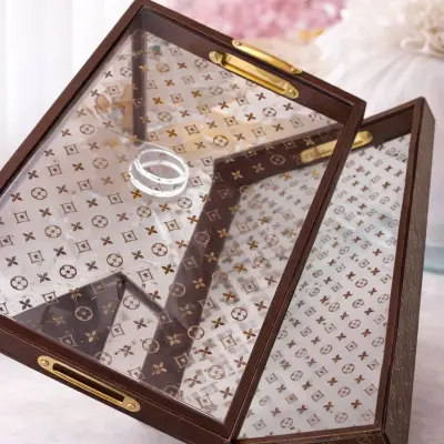 Plateau décoratif rectangulaire avec verre et poignées dorées