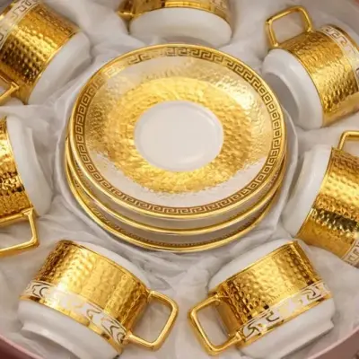 Service à café blanc et doré luxe avec tasses miroir et sous-tasses assorties