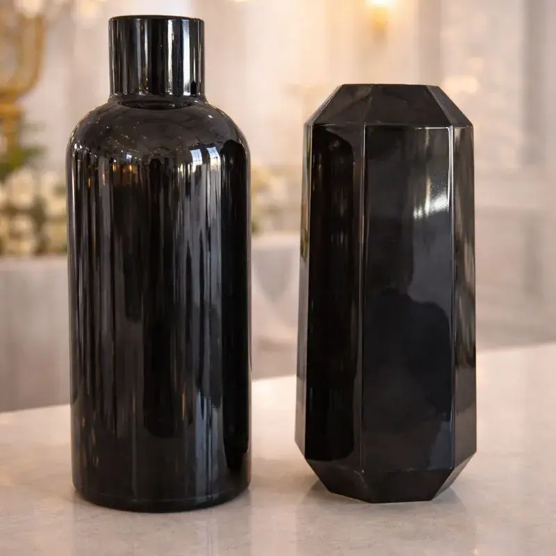 Vases décoratifs en verre noir brillant – formes élégantes modernes